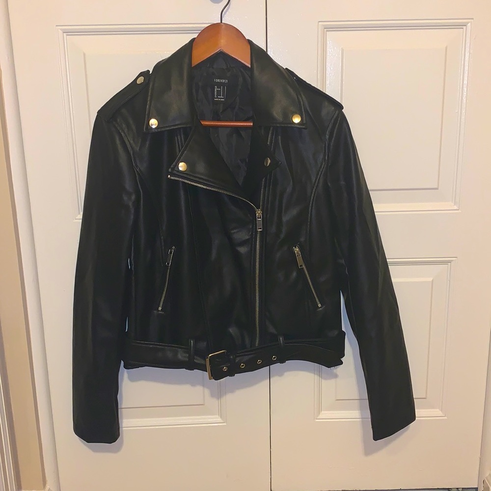 🔥FOREVER 21 Size S Motorcycle Jacket🔥
